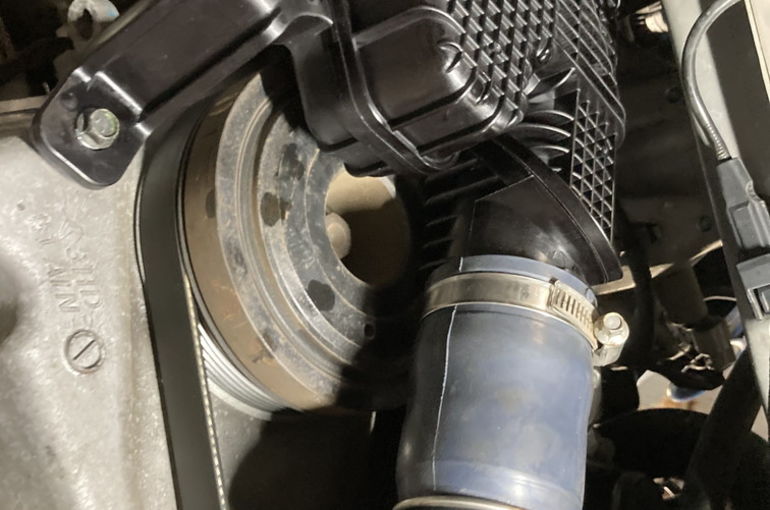 E12ノート エンストする（スーパーチャージャーダクト交換）